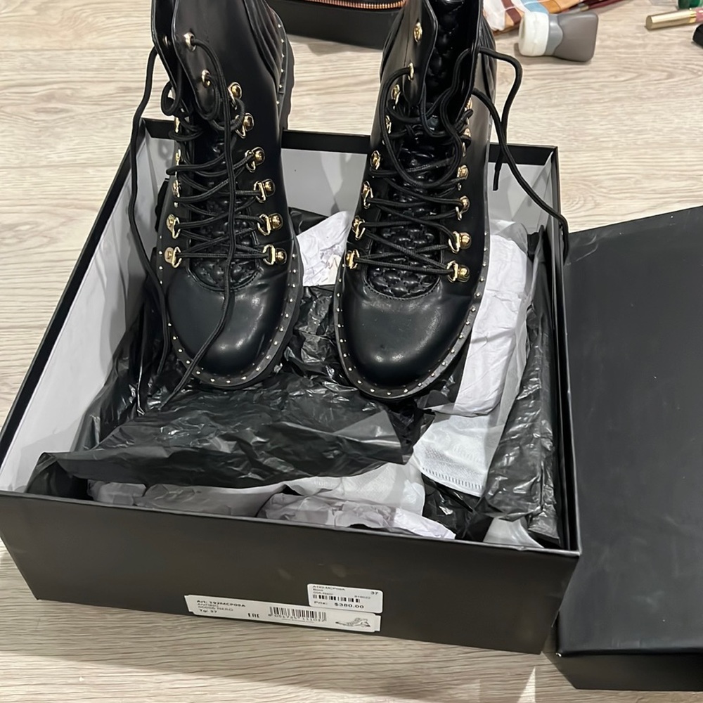 Never worn black and gold boots size 37